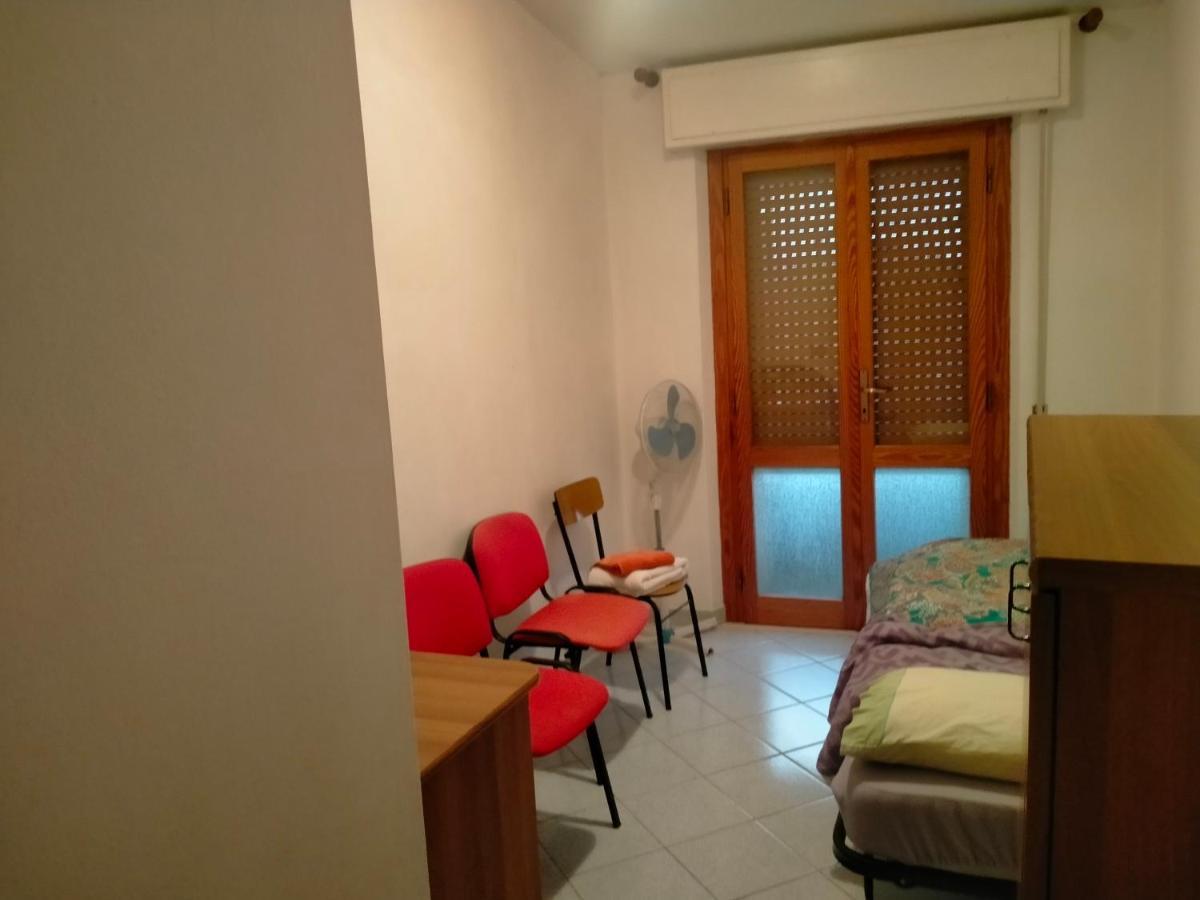 Appartamento Santa Giusta Kültér fotó