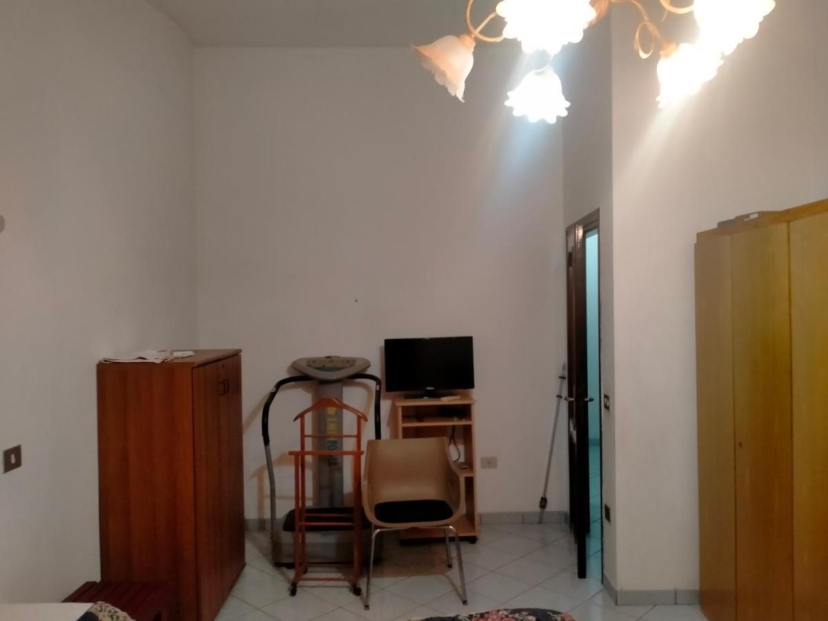 Appartamento Santa Giusta Kültér fotó