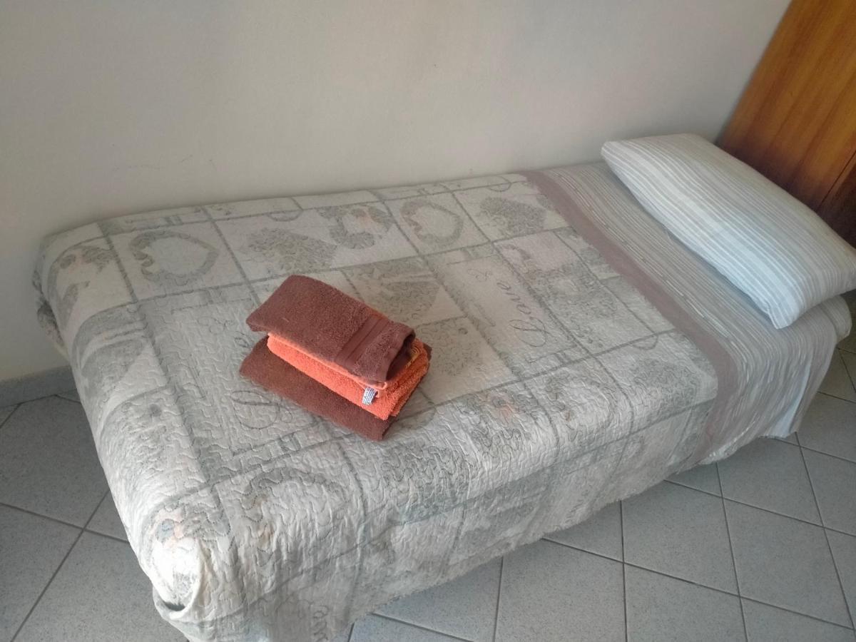Appartamento Santa Giusta Kültér fotó