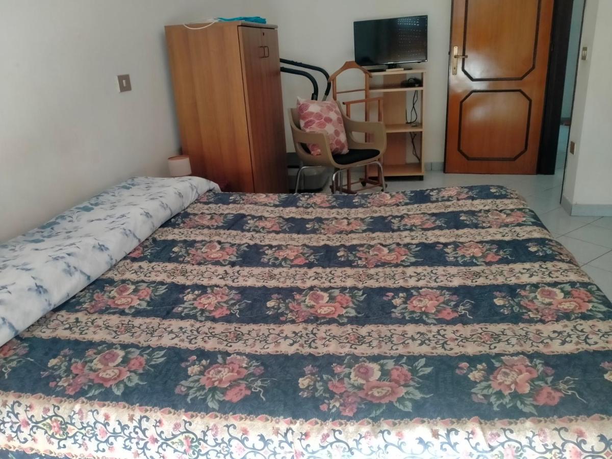 Appartamento Santa Giusta Kültér fotó