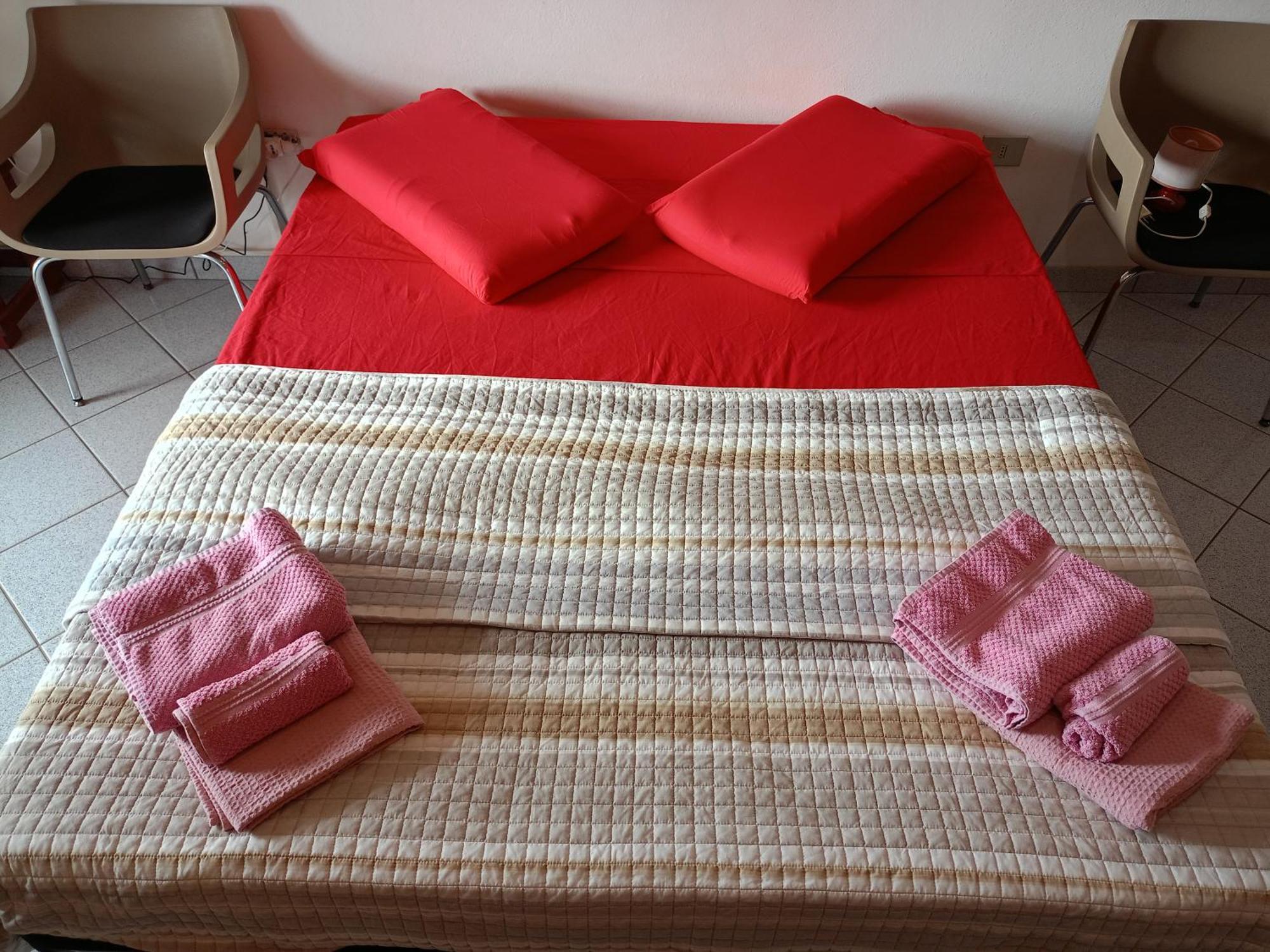 Appartamento Santa Giusta Kültér fotó